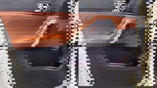 Used 2026 BMW X6 xDrive40i image 14