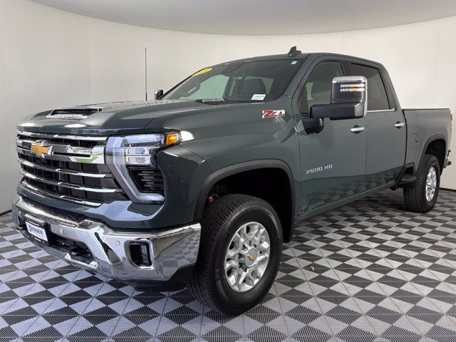 Used 2026 Chevrolet Silverado 2500 LTZ w/ LTZ Premium Package AWD/4WD image 2