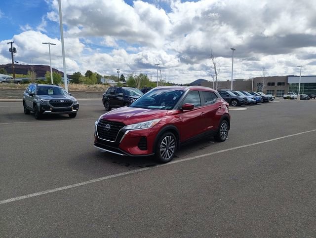 Used 2023 Nissan Kicks SV image 7