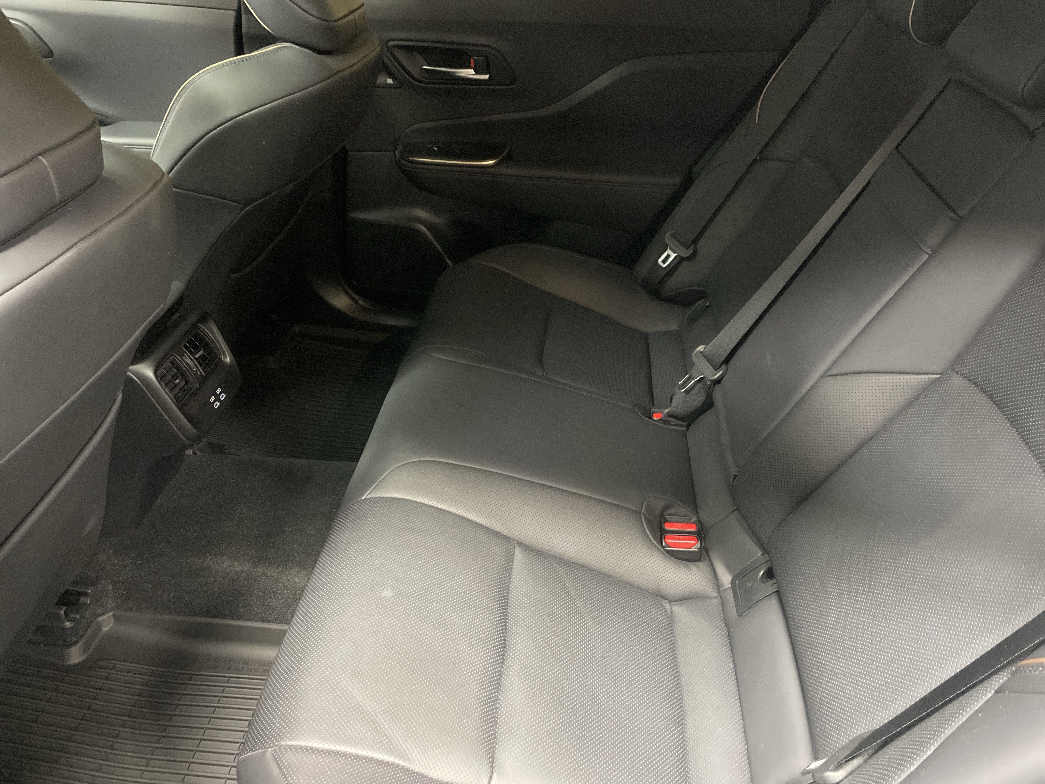 Used 2023 Toyota Crown Limited image 32