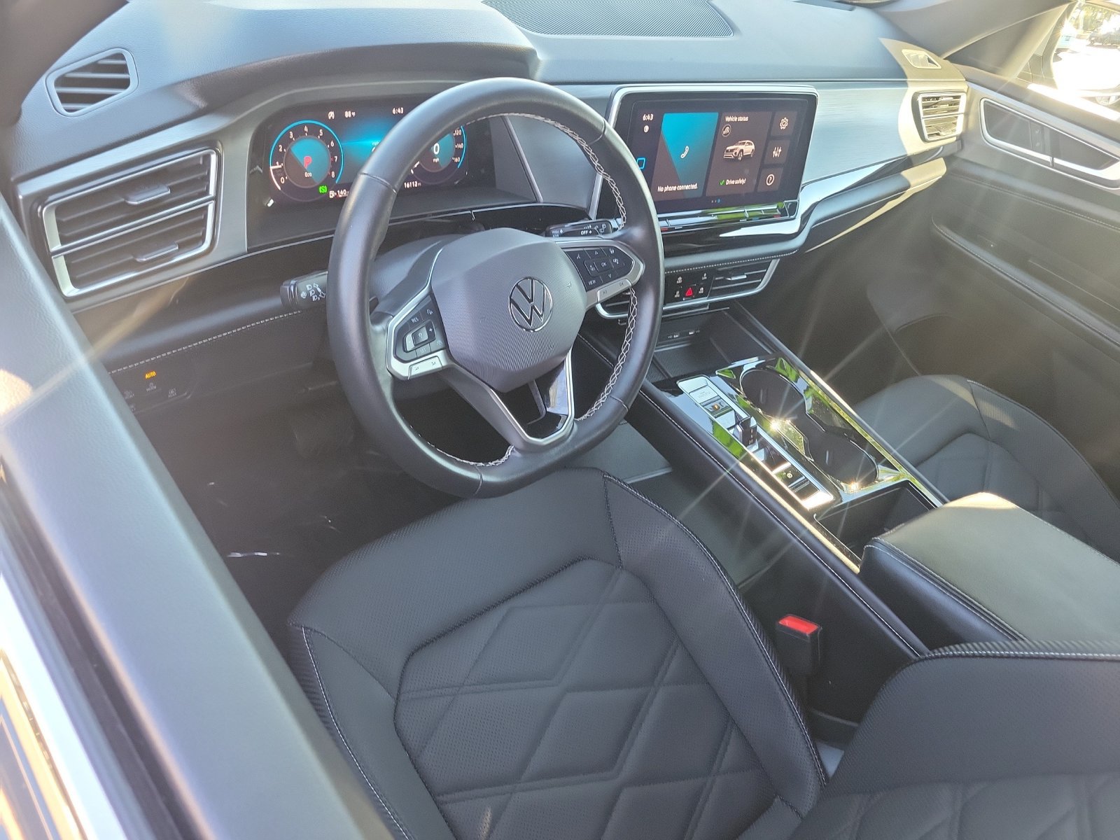 Used 2024 Volkswagen Atlas Cross Sport SE FWD image 6