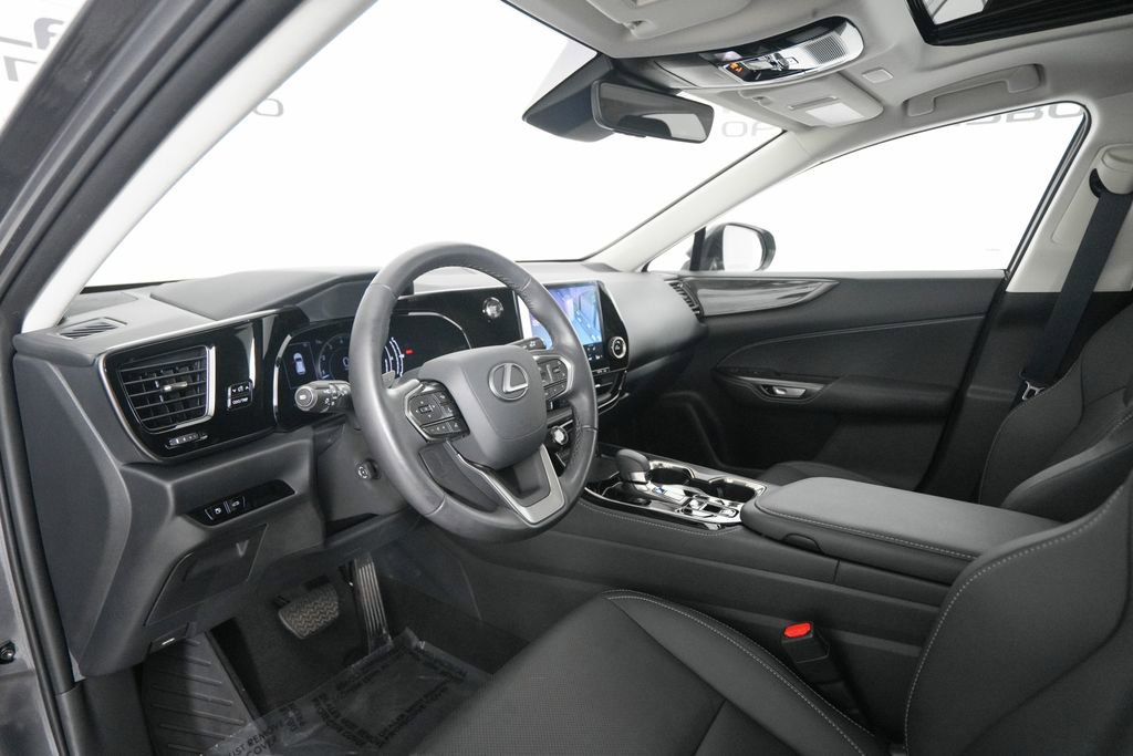Used 2025 Lexus NX 250 FWD w/ Accessory Package (2T) image 9
