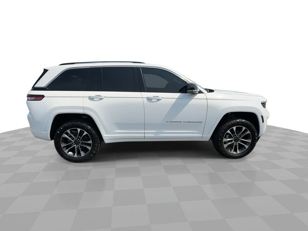 Used 2023 Jeep Grand Cherokee Overland w/ Luxury Tech Group IV RWD image 9