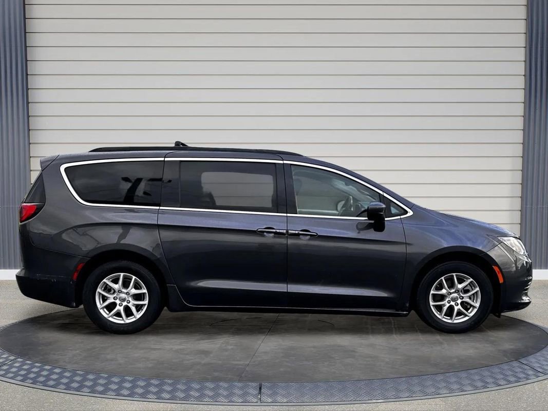 Used 2020 Chrysler Voyager Lxi image 8