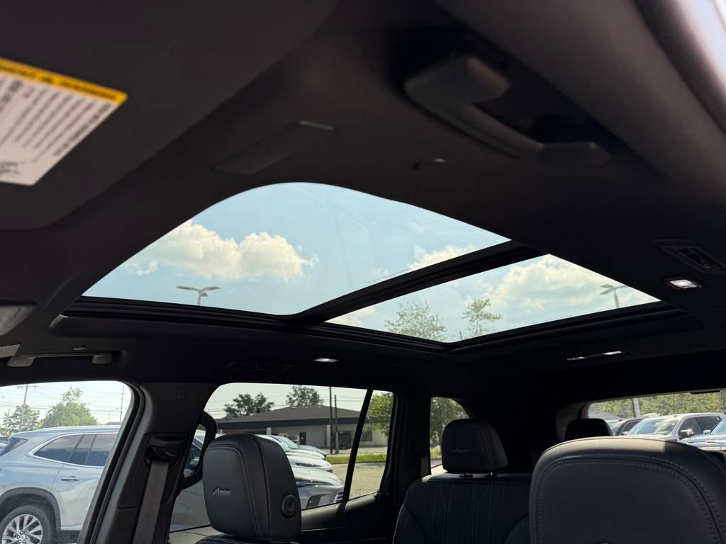 New 2026 Buick Enclave Avenir w/ Super Cruise Package image 13