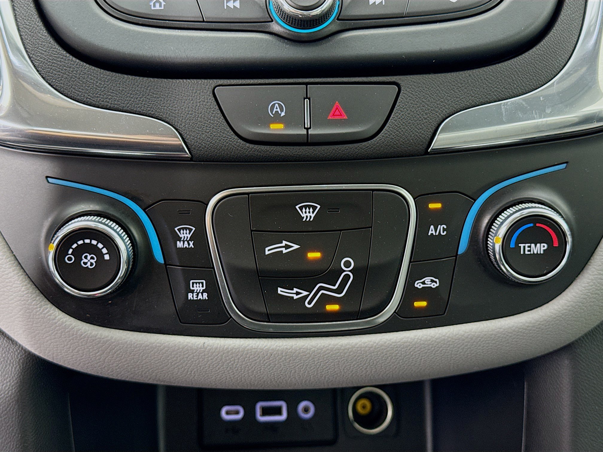 Used 2023 Chevrolet Equinox LS FWD image 15