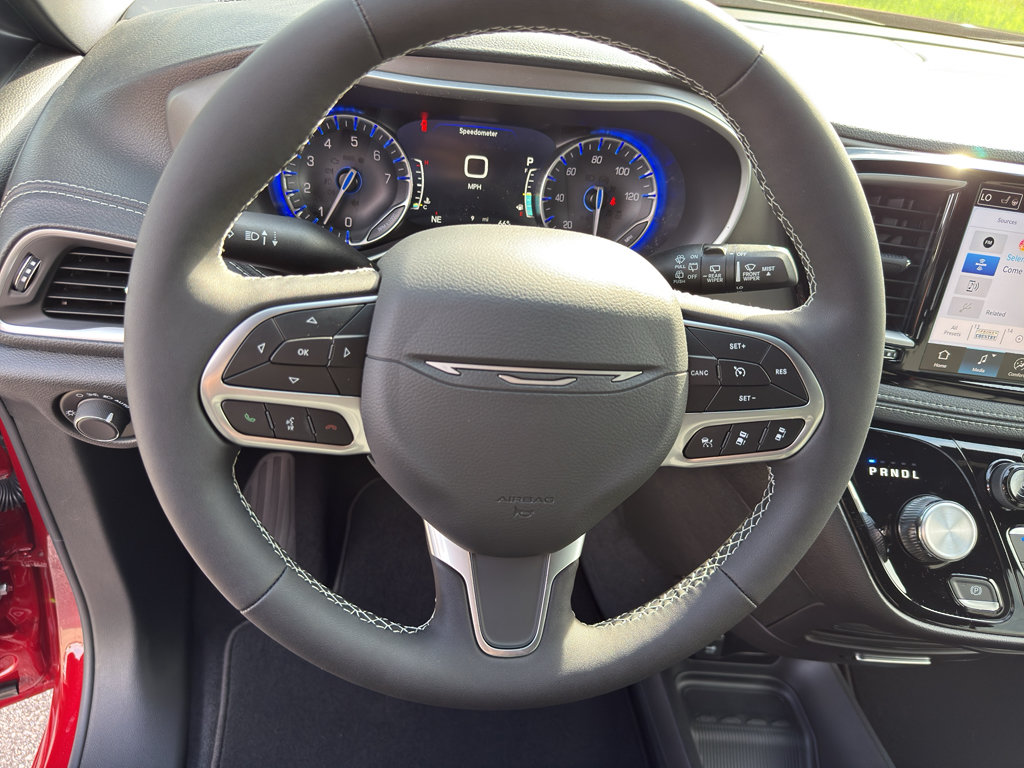 New 2027 Chrysler Pacifica Select w/ Family Tech Group FWD image 15