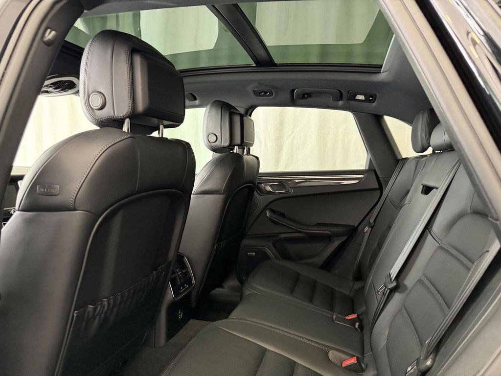 Used 2022 Porsche Macan GTS AWD/4WD image 24