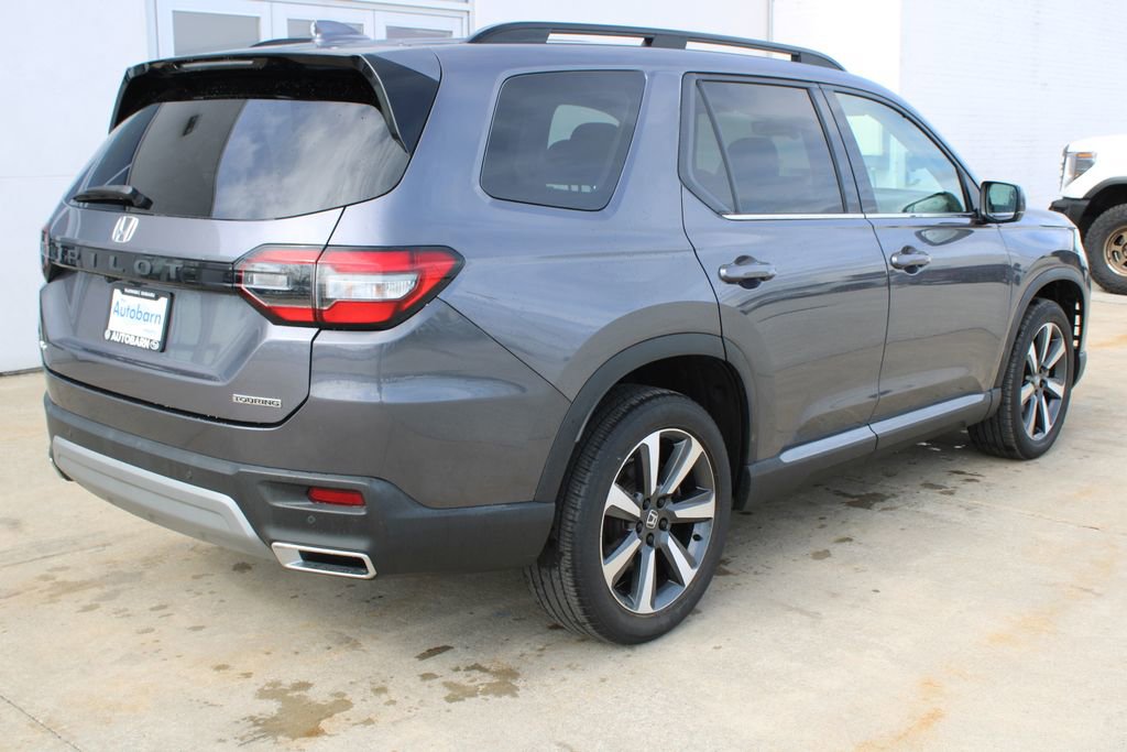 Used 2023 Honda Pilot Touring image 6