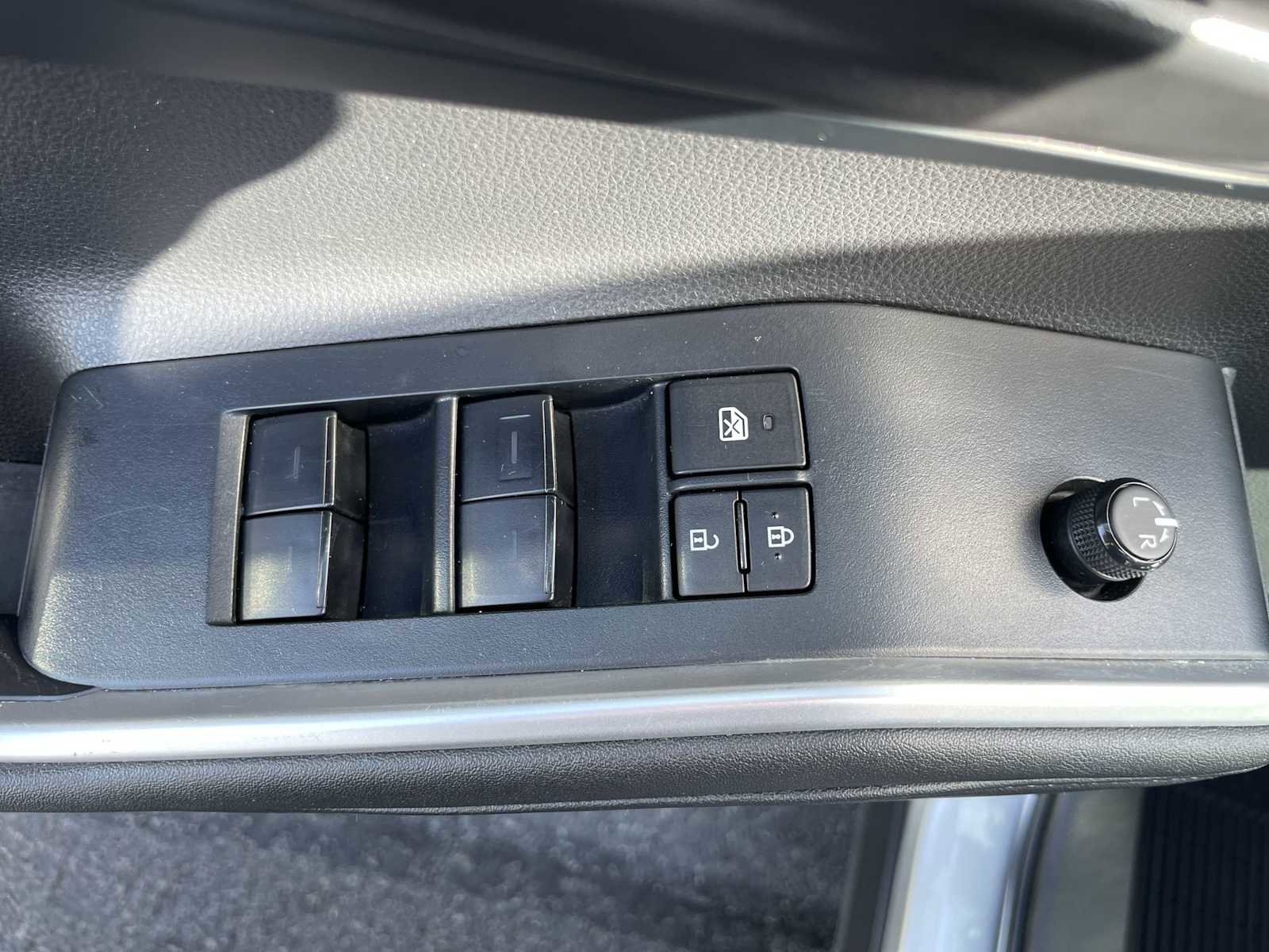 Used 2023 Toyota Highlander L image 15