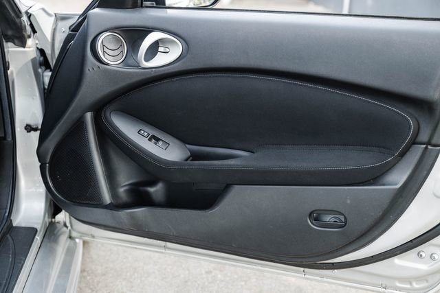 Used 2009 Nissan 370Z Coupe image 50