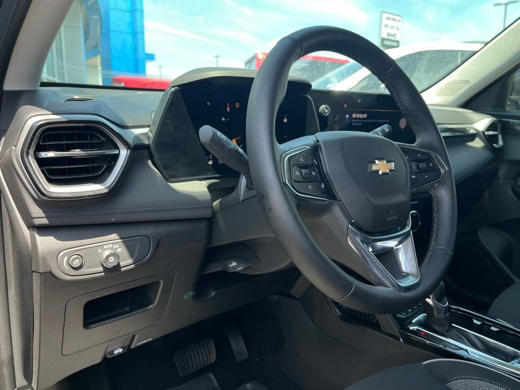 New 2026 Chevrolet TrailBlazer LT w/ Convenience Package AWD/4WD image 14