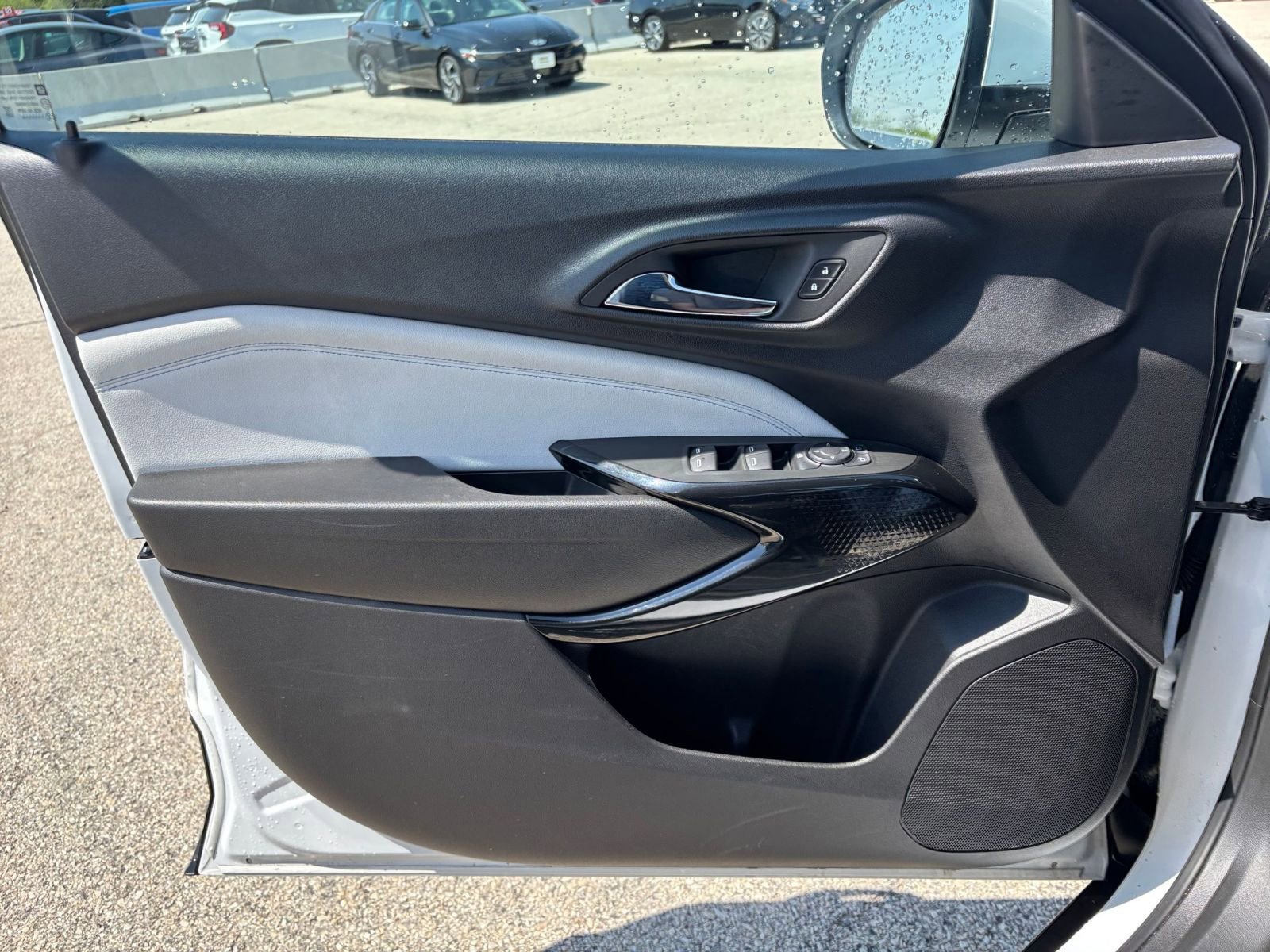 Used 2025 Nissan Versa SV FWD image 18