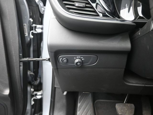 Certified 2023 Buick Envision Essence image 33