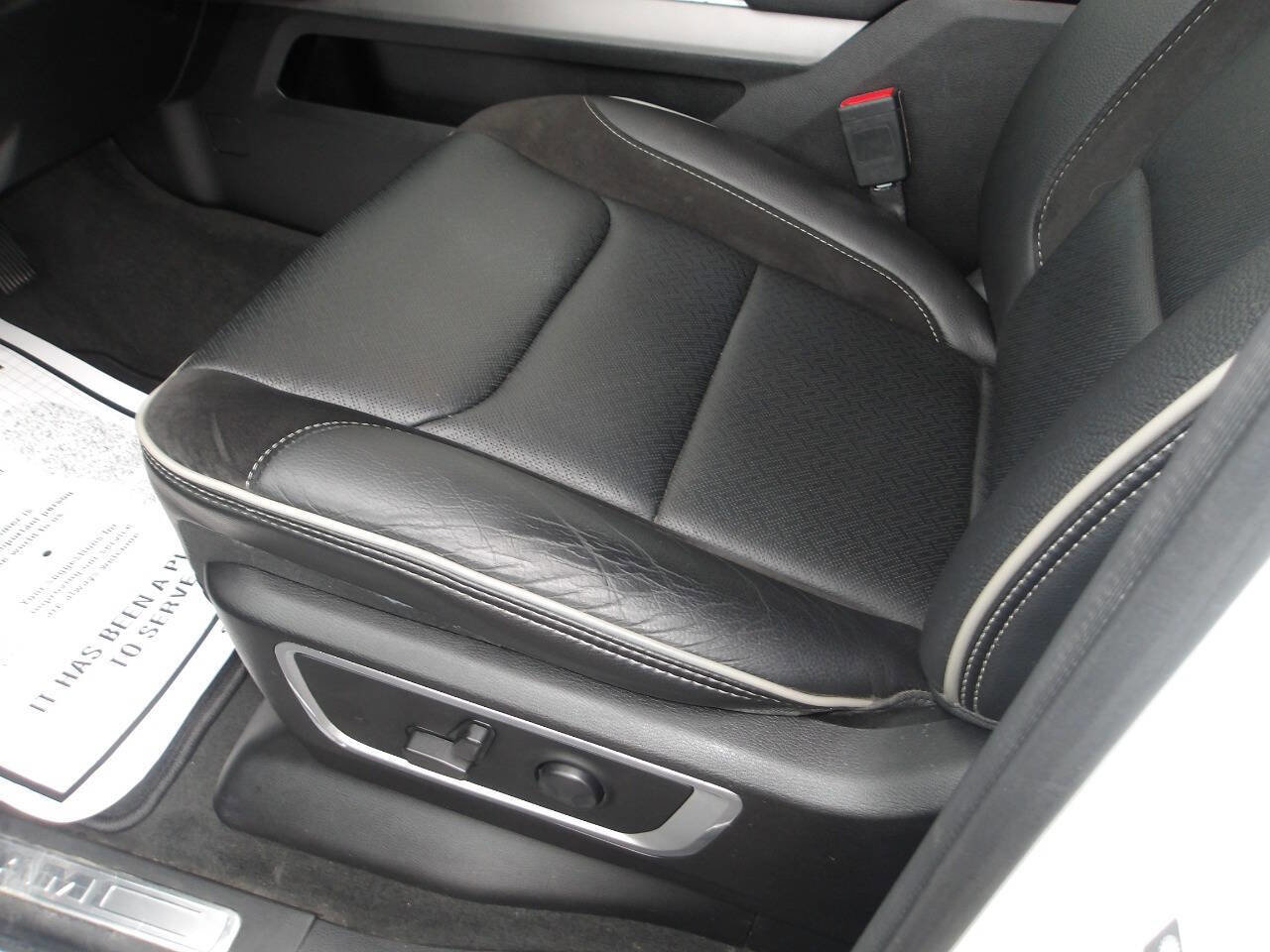 Used 2022 RAM 1500 Laramie w/ Sport Appearance Package AWD/4WD image 13
