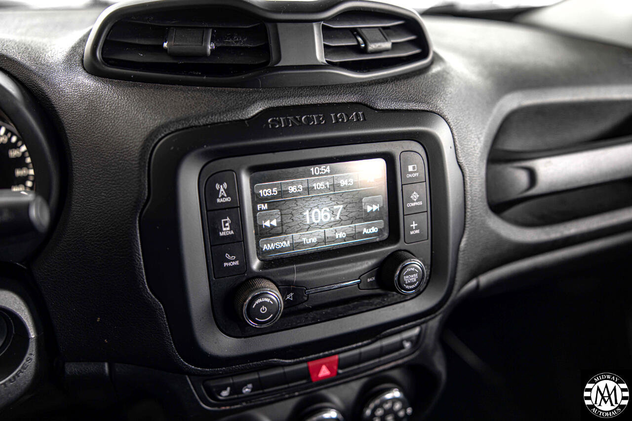 Used 2015 Jeep Renegade Latitude w/ Cold Weather Group II image 23