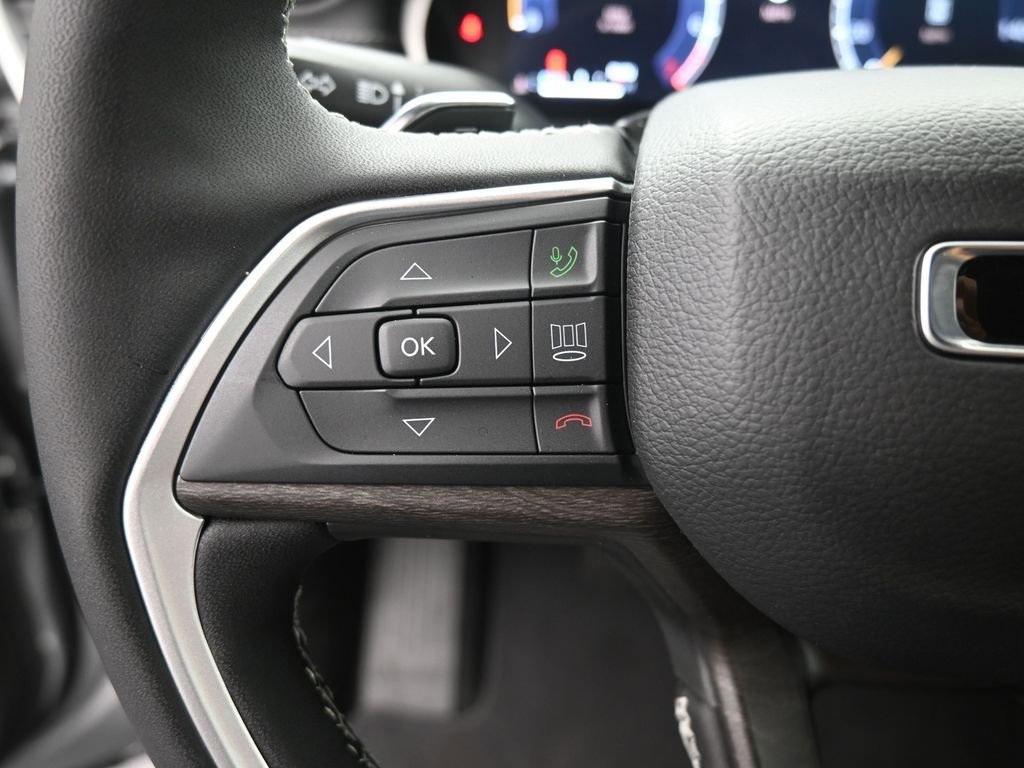 New 2026 Jeep Grand Cherokee Altitude image 7