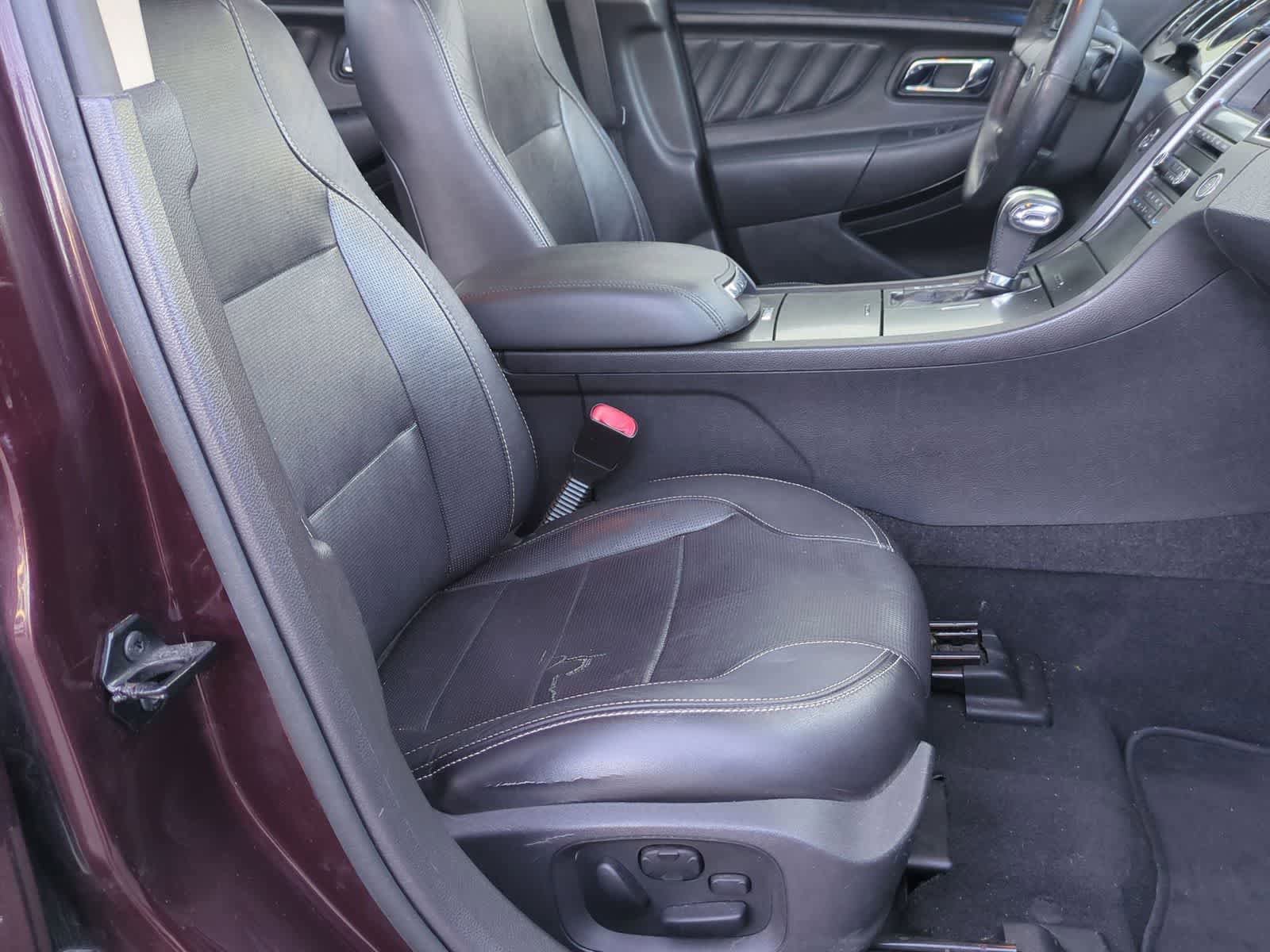 Used 2011 Ford Taurus Limited w/ 303A Rapid Spec Order Code FWD image 22