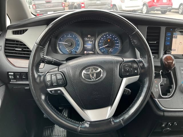 Used 2017 Toyota Sienna Limited FWD image 46