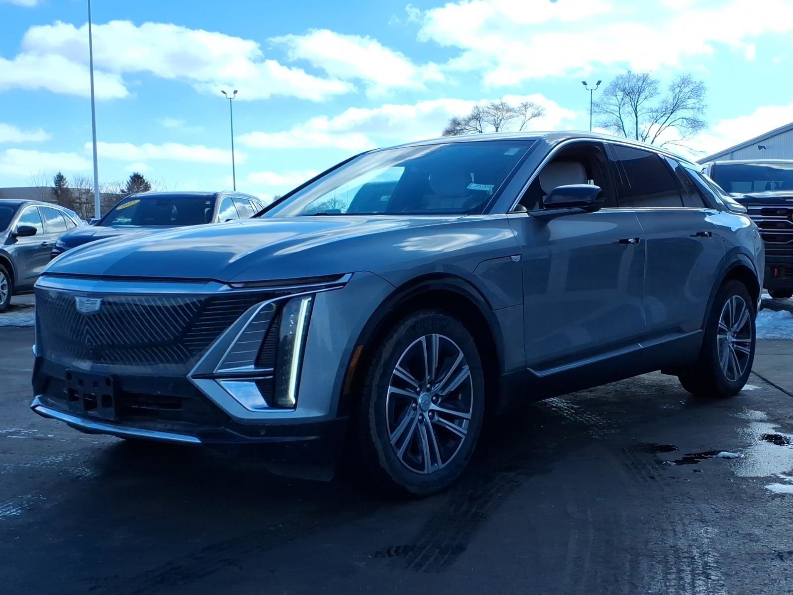 New 2025 Cadillac Lyriq Luxury w/ LPO, Floor Liner Package image 3