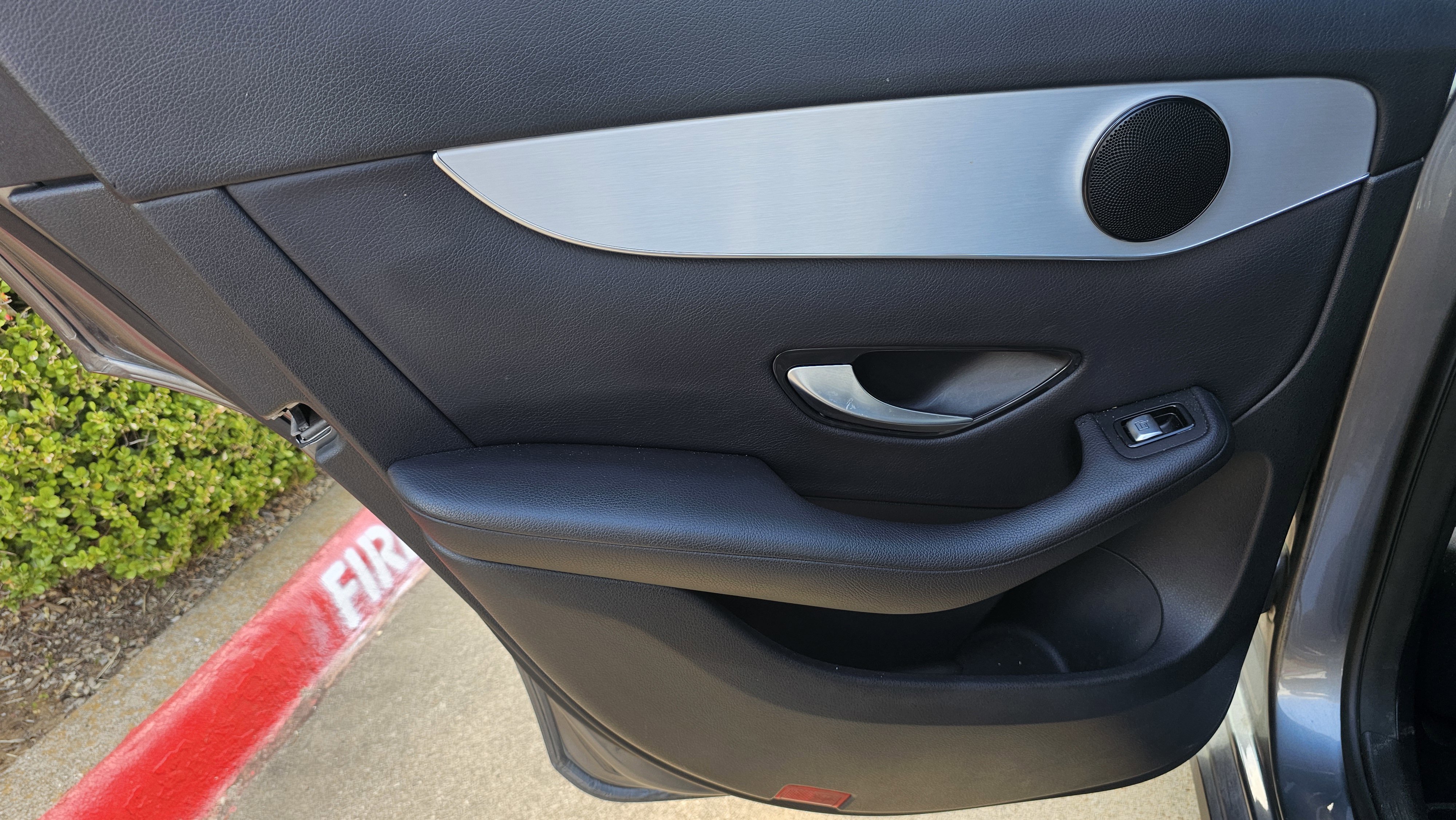 Used 2019 Mercedes-Benz GLC 300 w/ Premium Package image 22