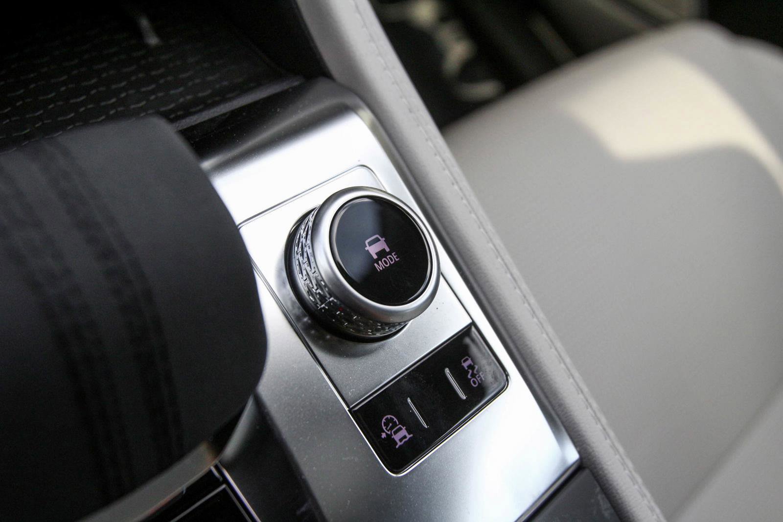 New 2025 Jaguar F-PACE R-Dynamic S image 34