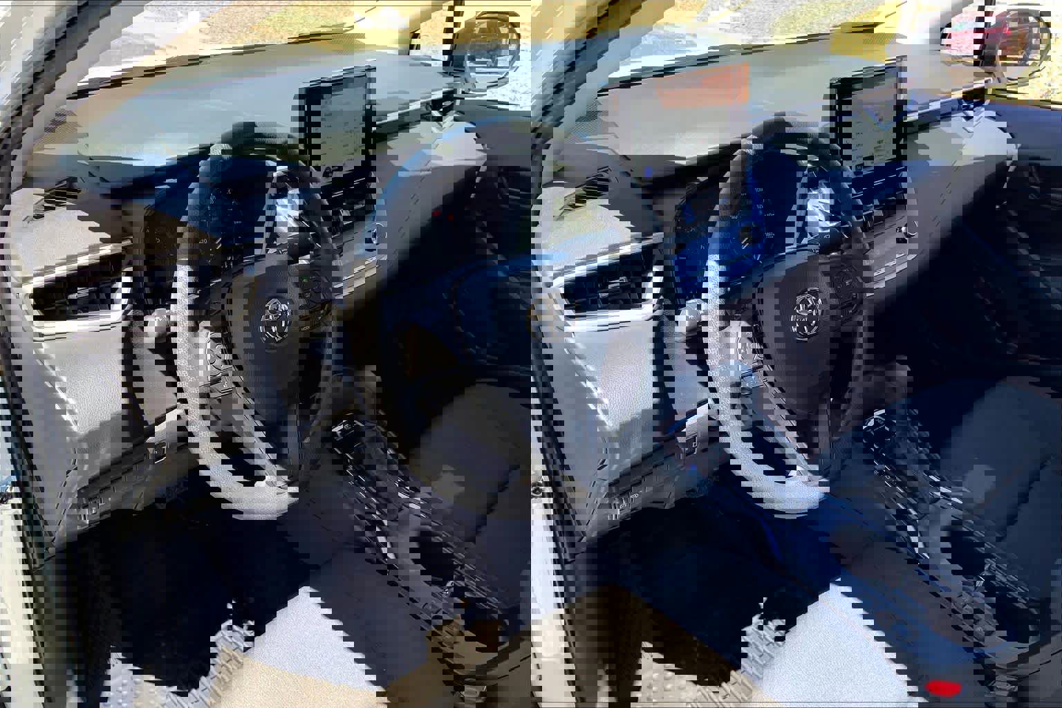 Used 2025 Toyota Corolla LE w/ LE Premium Package image 17