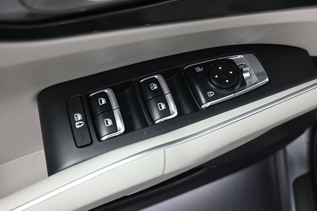 Certified 2025 Kia Sorento S AWD/4WD image 11