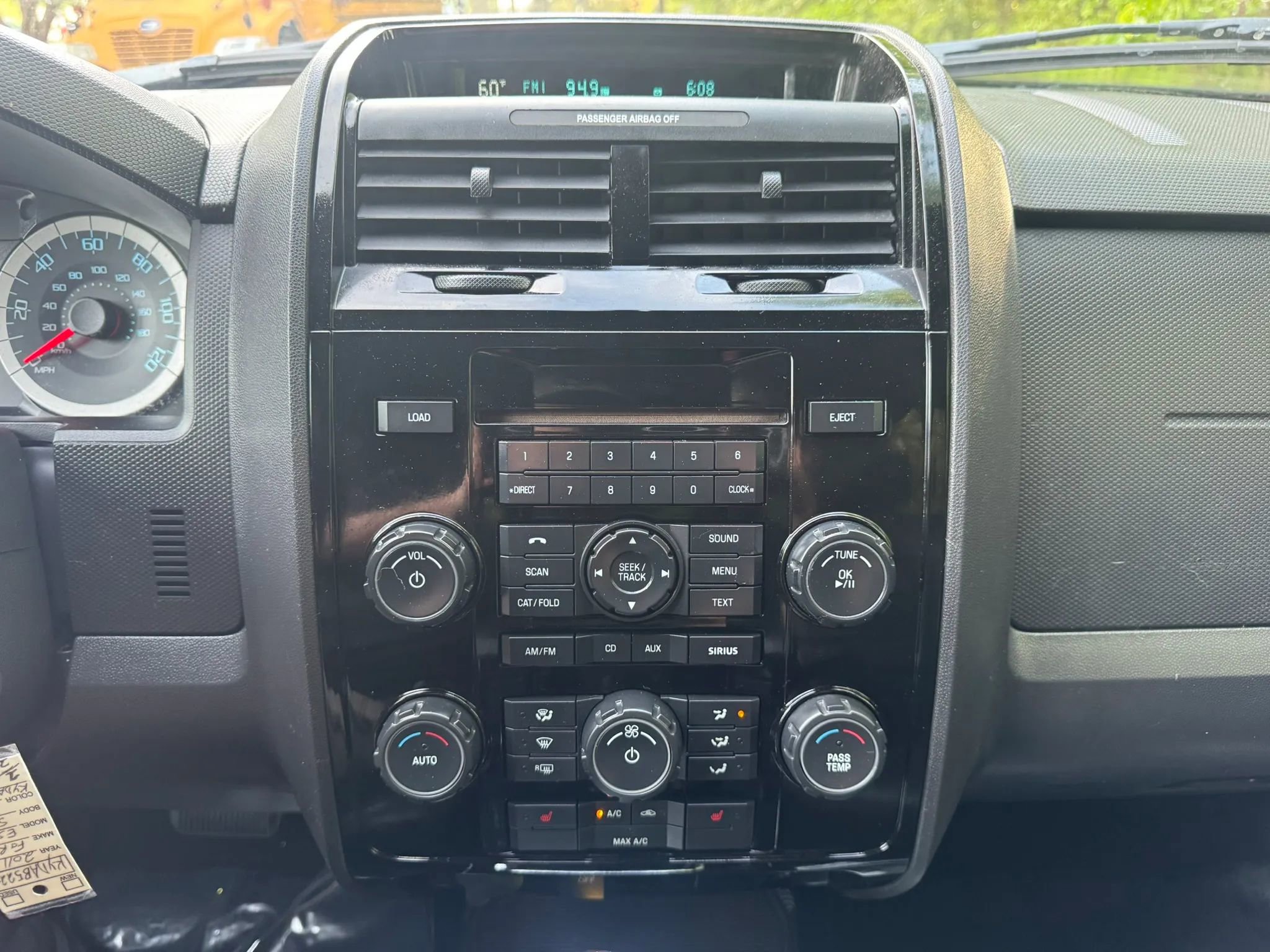 Used 2011 Ford Escape Limited FWD image 12