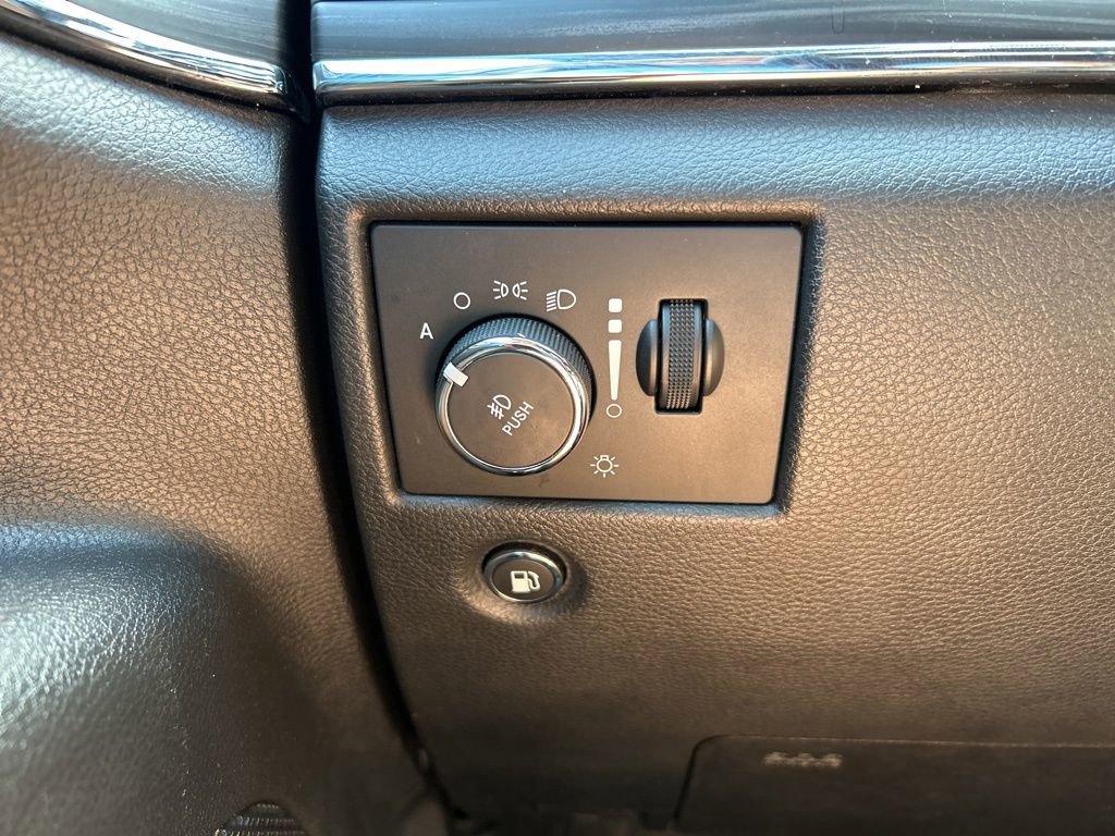 Used 2022 Jeep Grand Cherokee Limited AWD/4WD image 23