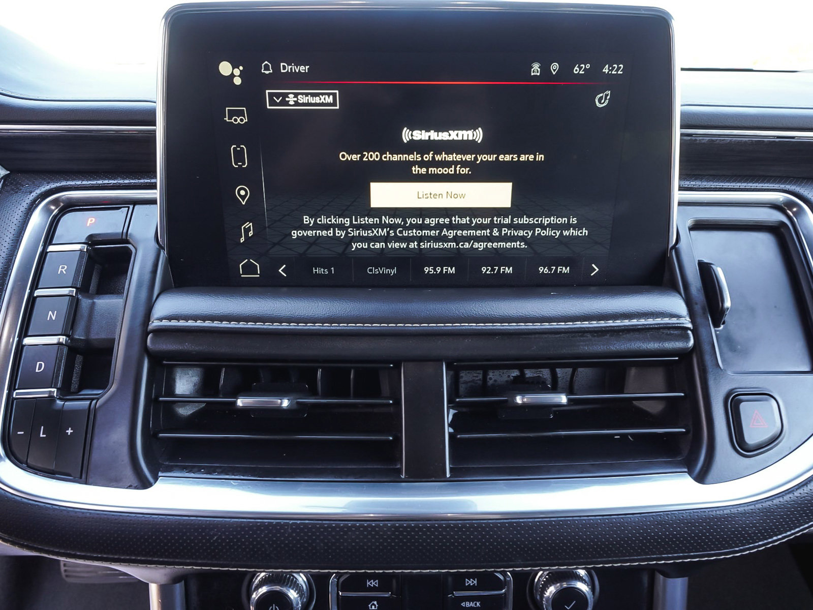 Used 2024 GMC Yukon SLT w/ SLT Luxury Package AWD/4WD image 25