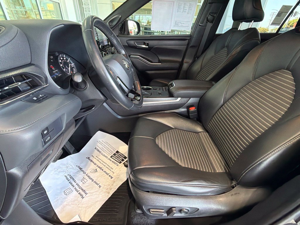 Certified 2021 Toyota Highlander XSE FWD image 21