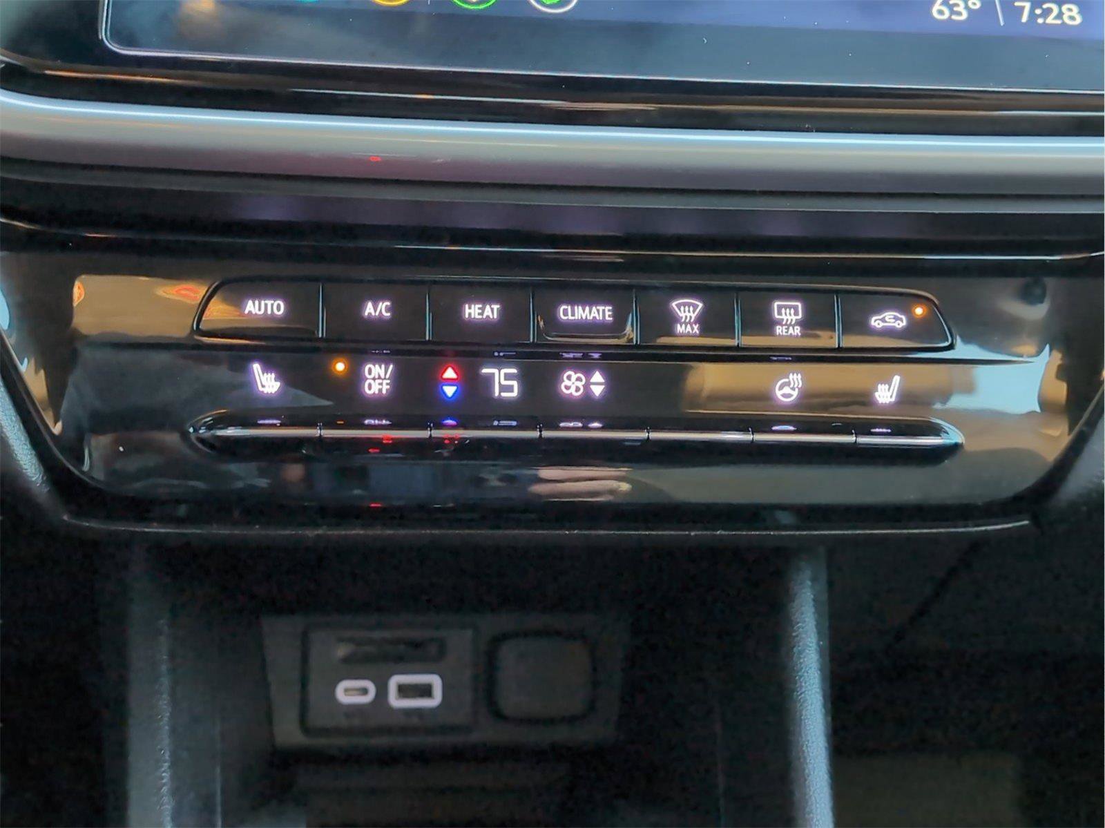 Used 2022 Chevrolet Bolt LT w/ Infotainment Package image 22