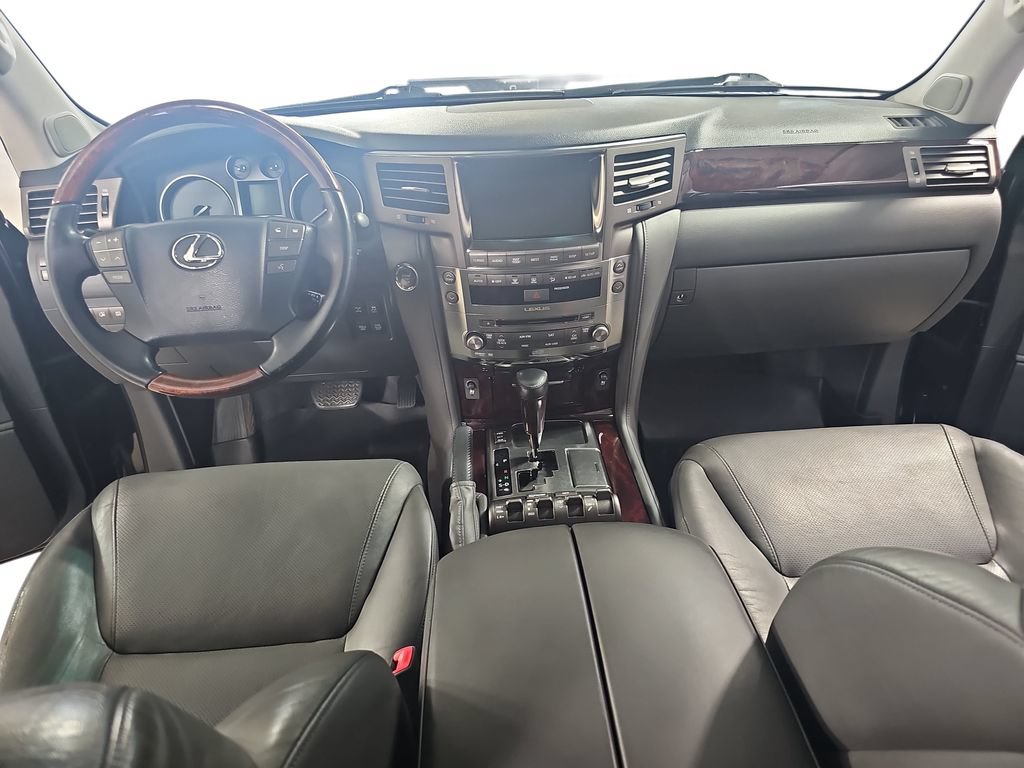 Used 2010 Lexus LX 570 4WD w/ Luxury Pkg image 11