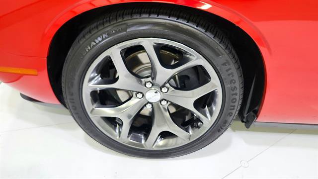 Used 2015 Dodge Challenger R/T Plus RWD image 33