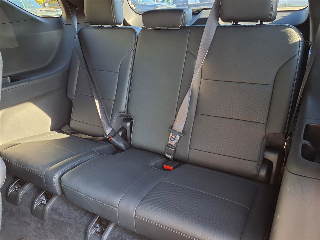 Used 2025 Chevrolet Traverse LT AWD/4WD image 8