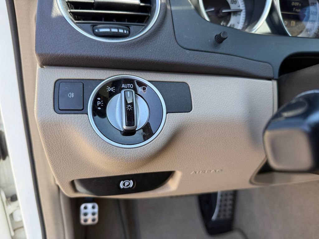 Used 2012 Mercedes-Benz C 250 Coupe image 22