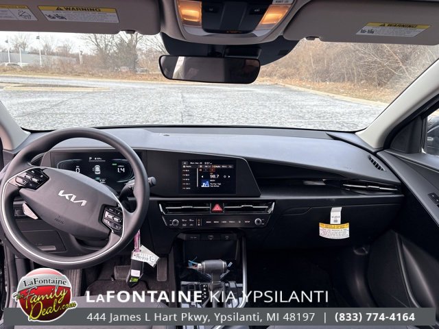 Certified 2025 Kia Niro LX image 11