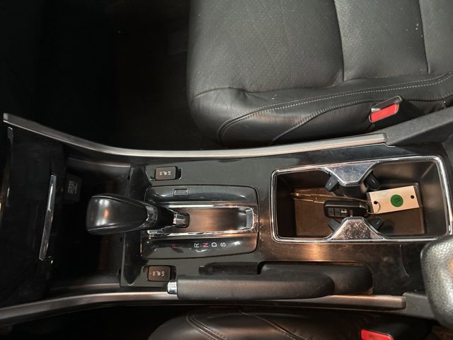 Used 2017 Honda Accord EX-L image 19