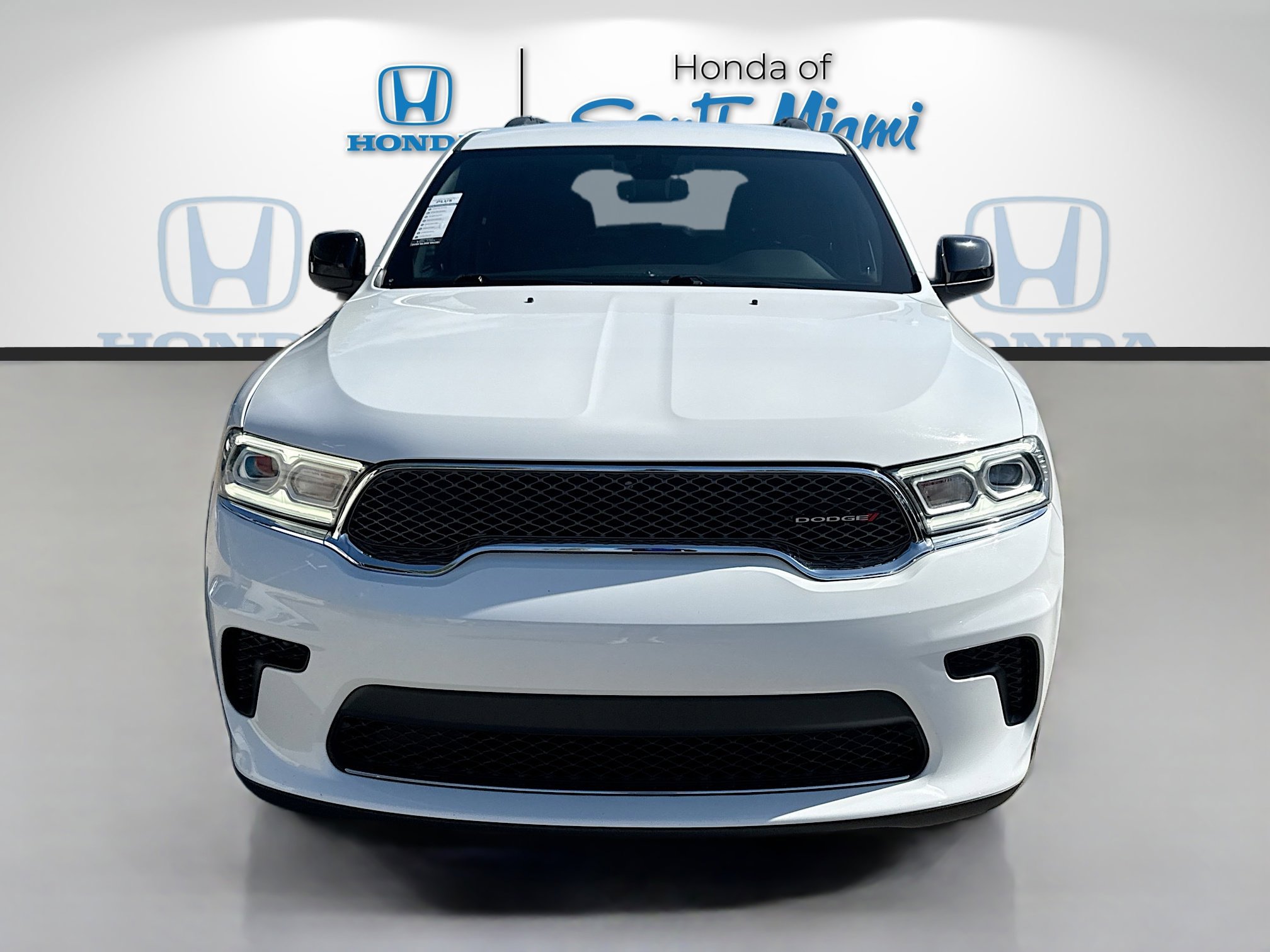 Used 2024 Dodge Durango SXT AWD/4WD image 2