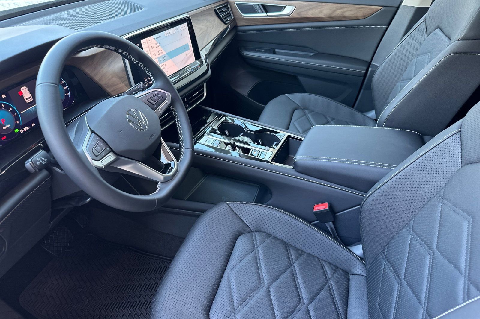 New 2026 Volkswagen Atlas SE image 9