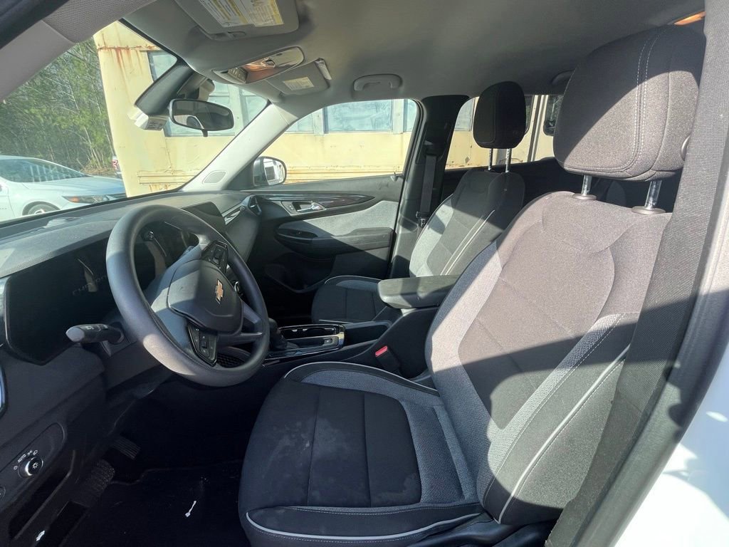 Used 2024 Chevrolet TrailBlazer LS w/ LS Convenience Package AWD/4WD image 10