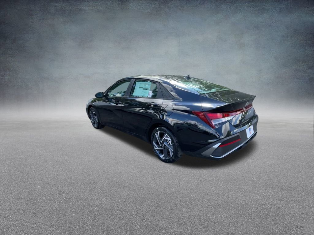 Used 2025 Hyundai Elantra Sport image 17