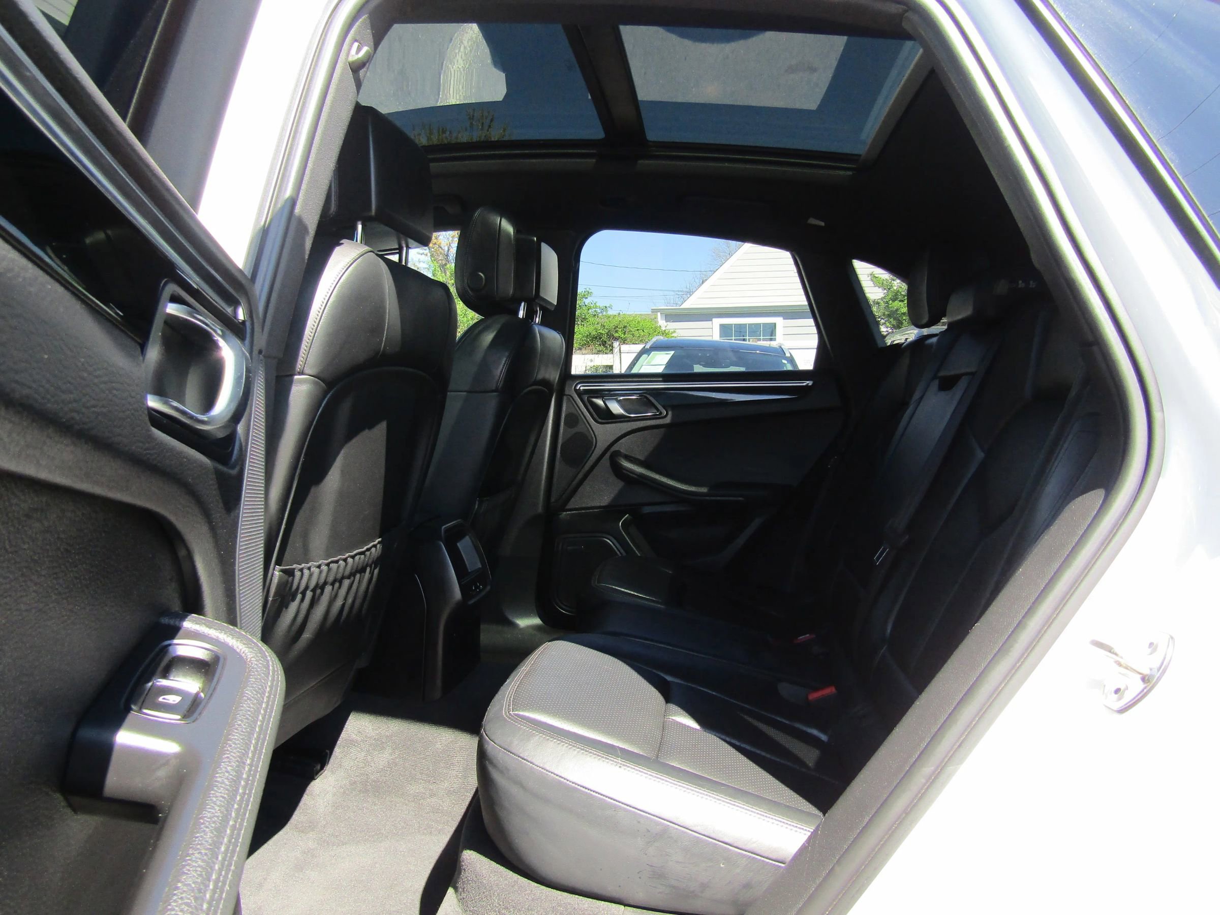 Used 2015 Porsche Macan S w/ Premium Package Plus image 14