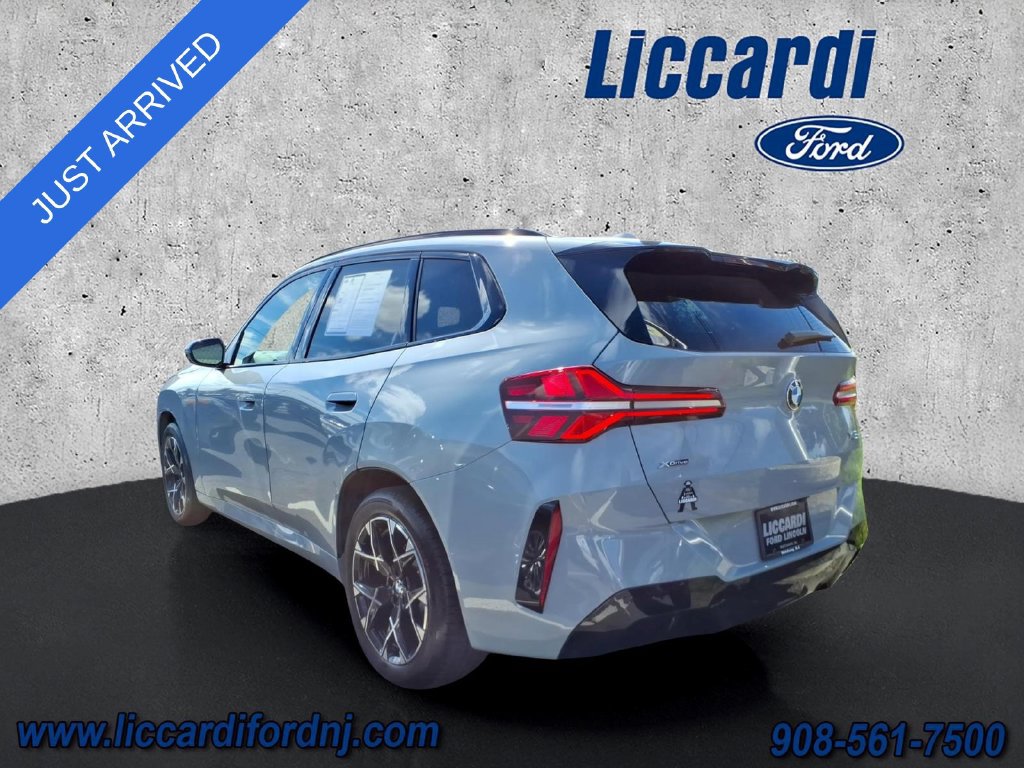 Used 2025 BMW X3 xDrive30i AWD/4WD image 3