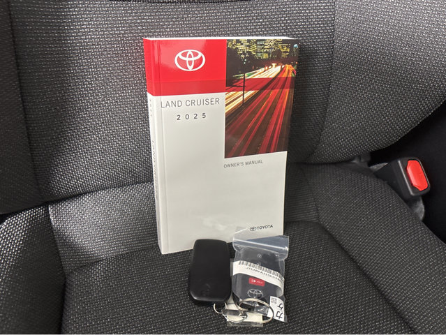 Used 2025 Toyota Land Cruiser image 41