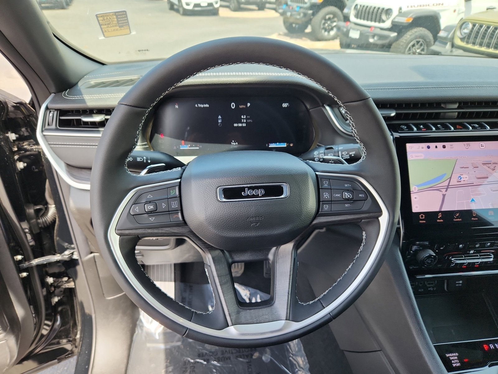 New 2025 Jeep Grand Cherokee Limited w/ Luxury Tech Group II image 9