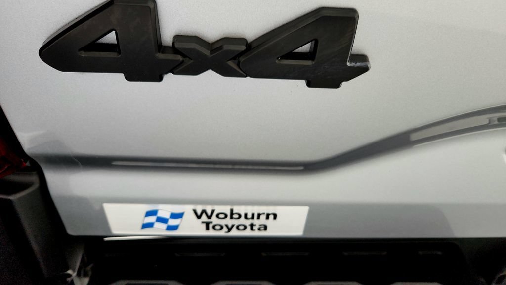 Certified 2022 Toyota Tacoma SR5 AWD/4WD image 13