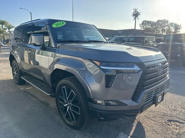 Used 2024 Lexus GX 550 w/ Accessory Package (31) AWD/4WD image 3