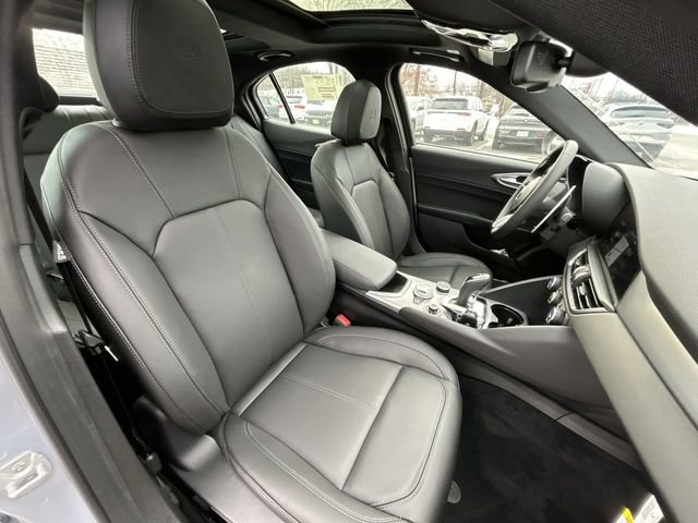 New 2025 Alfa Romeo Giulia AWD w/ Driving Assist Package image 15